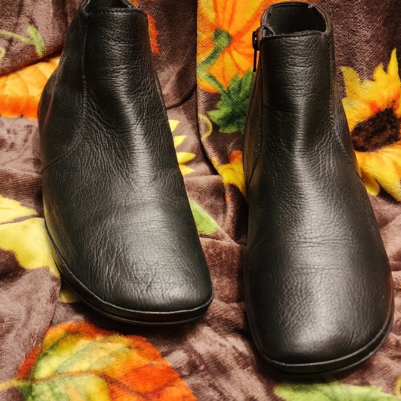 Camper Boot - Picture 2 of 7